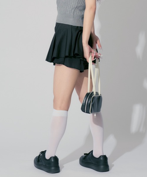 ALLuRing ChaRm(アリュリングチャーム)の「Frilled culottes / フリルキュロット(スカート・レディース・ブラック/ブラック系1/ブラウン・S/M)」の7枚目の写真