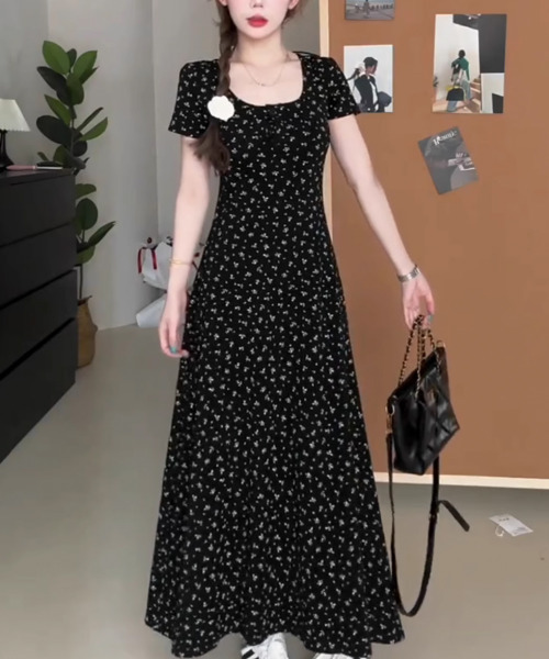 セール】ヘンリーネック 小花柄 ロングワンピース（ワンピース