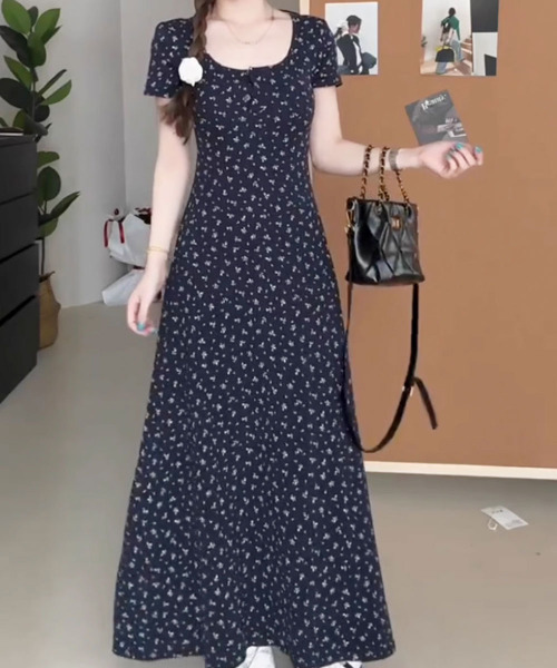 VIVID LADY(ビビッドレディー)の「ヘンリーネック 小花柄 ロングワンピース(ワンピース・レディース・ネイビー/グレー/ブラック・FREE)」の9枚目の写真