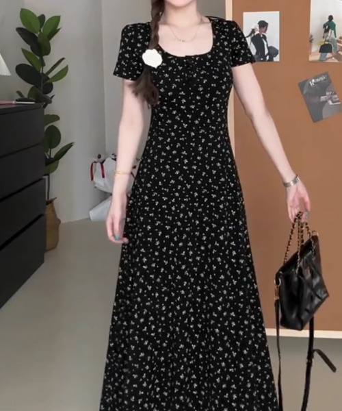 VIVID LADY(ビビッドレディー)の「ヘンリーネック 小花柄 ロングワンピース(ワンピース・レディース・ネイビー/グレー/ブラック・FREE)」の10枚目の写真