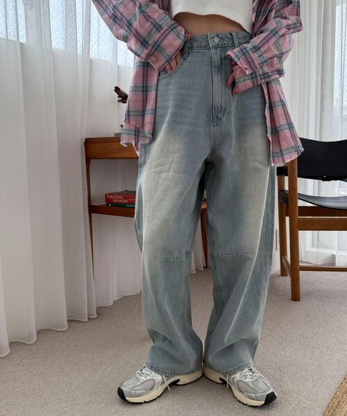 WEGO（ウィゴー）の「WEGO/サマーデニムバレルレッグパンツ（デニムパンツ・レディース・スカイブルー/コバルトブルー・SMALL/MEDIUM）」の2枚目の写真
