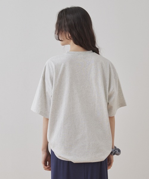 Unblend(アンブレンド)の「【 POOLSIDE COFFEE × Unblend 】オリジナルグラフィック アソート ハーフスリーブ Tシャツ(Tシャツ/カットソー・レディース・ライトブルー/ネイビー/オートミール/ホワイト・FREE)」の5枚目の写真