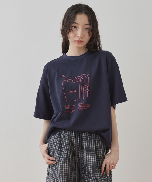 Unblend(アンブレンド)の「【 POOLSIDE COFFEE × Unblend 】オリジナルグラフィック アソート ハーフスリーブ Tシャツ(Tシャツ/カットソー・レディース・ライトブルー/ネイビー/オートミール/ホワイト・FREE)」の20枚目の写真