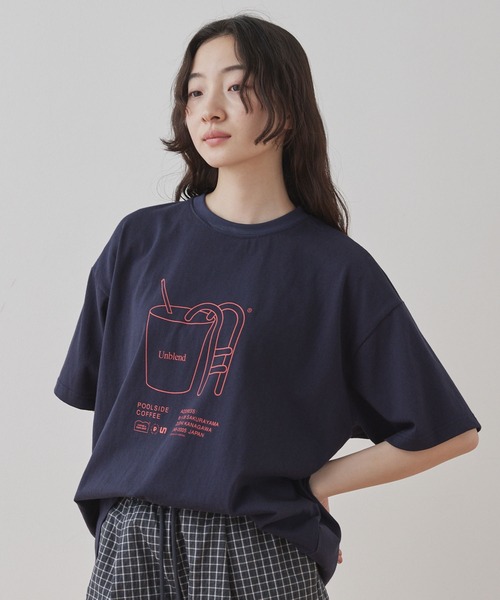 Unblend(アンブレンド)の「【 POOLSIDE COFFEE × Unblend 】オリジナルグラフィック アソート ハーフスリーブ Tシャツ(Tシャツ/カットソー・レディース・ライトブルー/ネイビー/オートミール/ホワイト・FREE)」の21枚目の写真