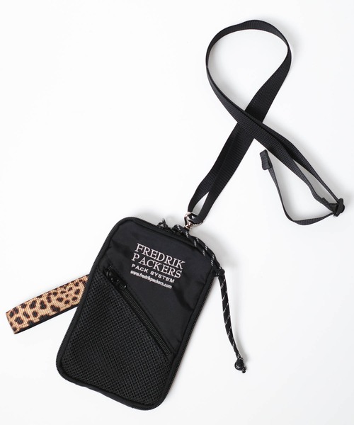 FREDRIK PACKERS(フレドリックパッカーズ)の「【FREDRIK PACKERS】LEOPARD HANDLE HANG SHOULDER BAG レオパード ハンドル ハング コンパクト ショルダーバッグ(ショルダーバッグ・レディース・ブラック・FREE)」の2枚目の写真