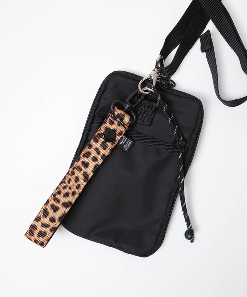 FREDRIK PACKERS(フレドリックパッカーズ)の「【FREDRIK PACKERS】LEOPARD HANDLE HANG SHOULDER BAG レオパード ハンドル ハング コンパクト ショルダーバッグ(ショルダーバッグ・レディース・ブラック・FREE)」の5枚目の写真
