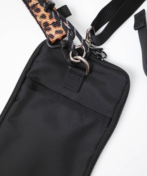 FREDRIK PACKERS(フレドリックパッカーズ)の「【FREDRIK PACKERS】LEOPARD HANDLE HANG SHOULDER BAG レオパード ハンドル ハング コンパクト ショルダーバッグ(ショルダーバッグ・レディース・ブラック・FREE)」の8枚目の写真