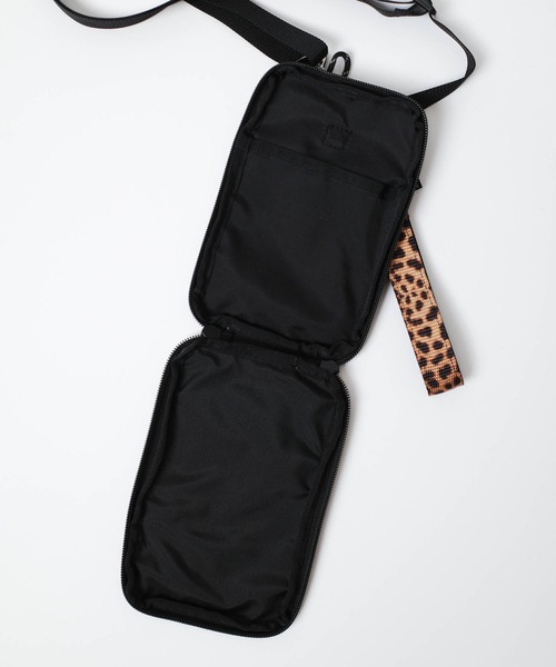 FREDRIK PACKERS(フレドリックパッカーズ)の「【FREDRIK PACKERS】LEOPARD HANDLE HANG SHOULDER BAG レオパード ハンドル ハング コンパクト ショルダーバッグ(ショルダーバッグ・レディース・ブラック・FREE)」の11枚目の写真