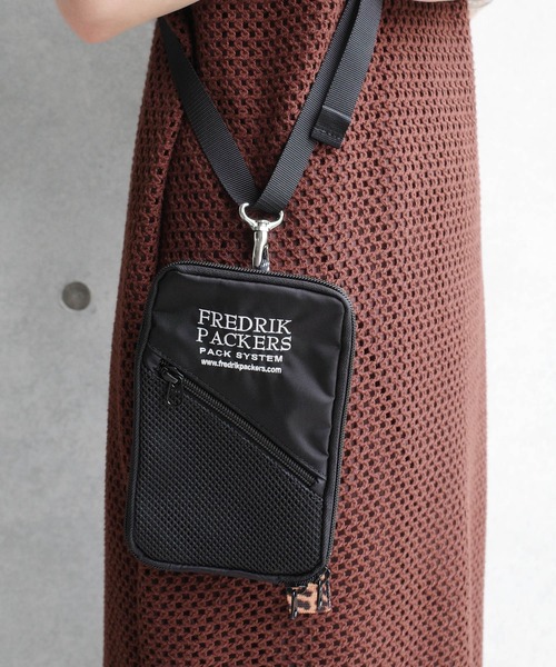 FREDRIK PACKERS(フレドリックパッカーズ)の「【FREDRIK PACKERS】LEOPARD HANDLE HANG SHOULDER BAG レオパード ハンドル ハング コンパクト ショルダーバッグ(ショルダーバッグ・レディース・ブラック・FREE)」の13枚目の写真