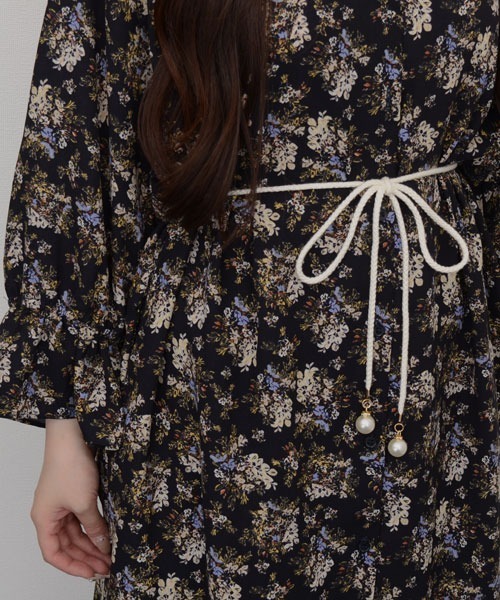 VIBGYOR Women（ヴィブジョー　ウィメン）の「【resonance】パール付き シンプルデザイン ウエストマーク 細ロープベルト【マルチウェイ】（ベルト・レディース・ブラウン/オフホワイト/ネイビー/ベージュ/ブラック・FREE）」の2枚目の写真