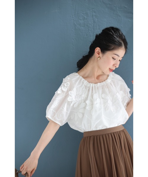 cawaii(カワイイ)の「前後着用2way仕様。花びら浮かぶ刺繍ブラウストップス(シャツ/ブラウス・レディース・ホワイト・FREE)」の18枚目の写真