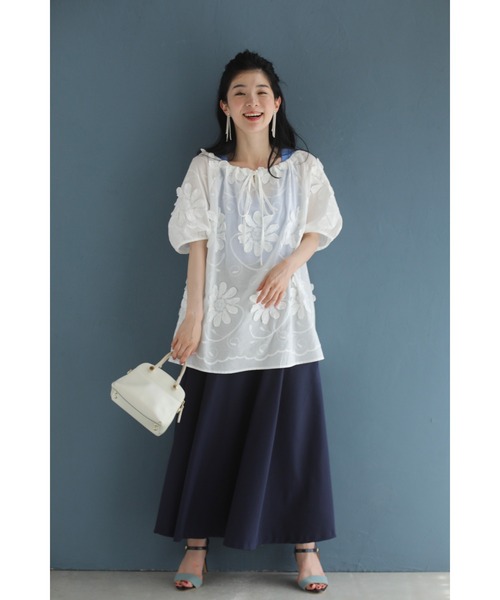 cawaii(カワイイ)の「前後着用2way仕様。花びら浮かぶ刺繍ブラウストップス(シャツ/ブラウス・レディース・ホワイト・FREE)」の7枚目の写真