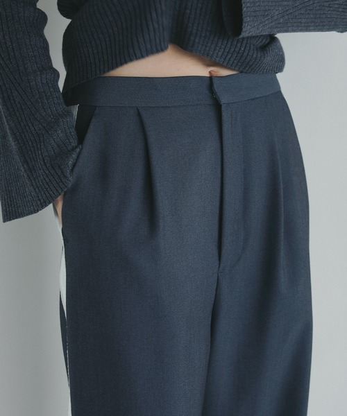 MANOF（マノフ）の「SIDE LINE PANTS（その他パンツ・レディース・ベージュ/チャコールグレー/ライトブルー・M/S）」の18枚目の写真