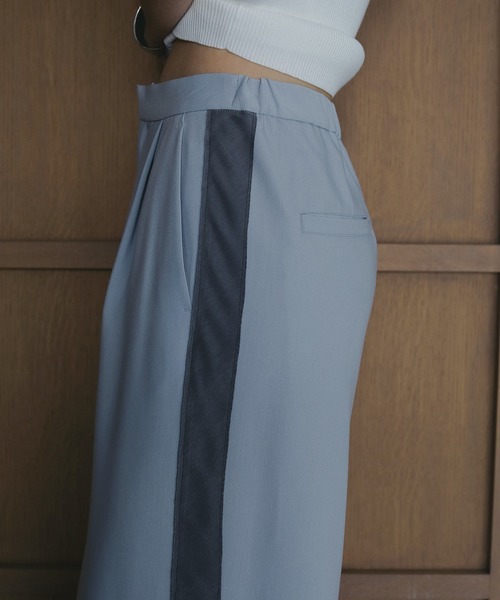 MANOF（マノフ）の「SIDE LINE PANTS（その他パンツ・レディース・ベージュ/チャコールグレー/ライトブルー・M/S）」の22枚目の写真