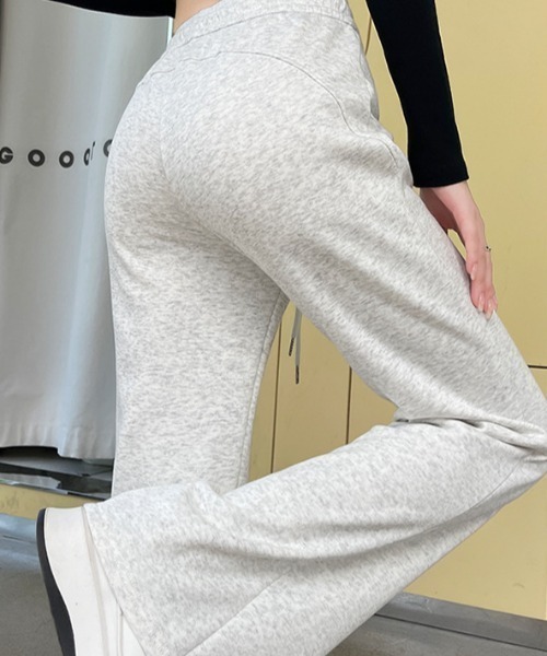 SHEPP(シープ)の「ルーズフレア スウェットパンツ / ウエストゴム(スウェットパンツ・レディース・グレー/オートミール/ブラック・M)」の5枚目の写真