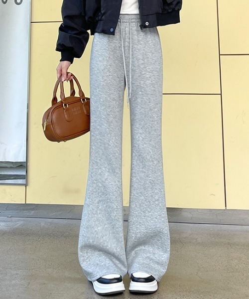 SHEPP(シープ)の「ルーズフレア スウェットパンツ / ウエストゴム(スウェットパンツ・レディース・グレー/オートミール/ブラック・M)」の14枚目の写真
