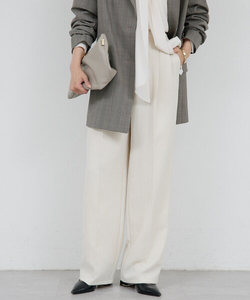 GALLARDAGALANTE（ガリャルダガランテ）の「【シワになりにくい】ジャージータックワイドパンツ（その他パンツ・レディース・グレイッシュベージュ/アイボリー/ブラック・0/1/2）」の2枚目の写真