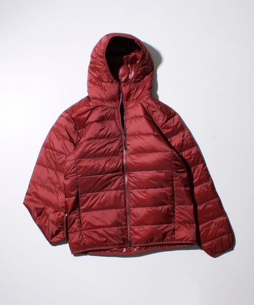 TAION（タイオン）の「【昨年ヒットの別注ダウンが新色追加で再登場！】GLOSTER別注 TAIONパッカブルフーディダウン（ダウンジャケット/コート・メンズ・ベージュ/チャコールグレー/ネイビー/ブラック/レンガ・XL/L/M）」の5枚目の写真