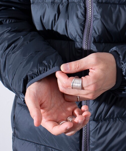 TAION（タイオン）の「【昨年ヒットの別注ダウンが新色追加で再登場！】GLOSTER別注 TAIONパッカブルフーディダウン（ダウンジャケット/コート・メンズ・ベージュ/チャコールグレー/ネイビー/ブラック/レンガ・XL/L/M）」の19枚目の写真