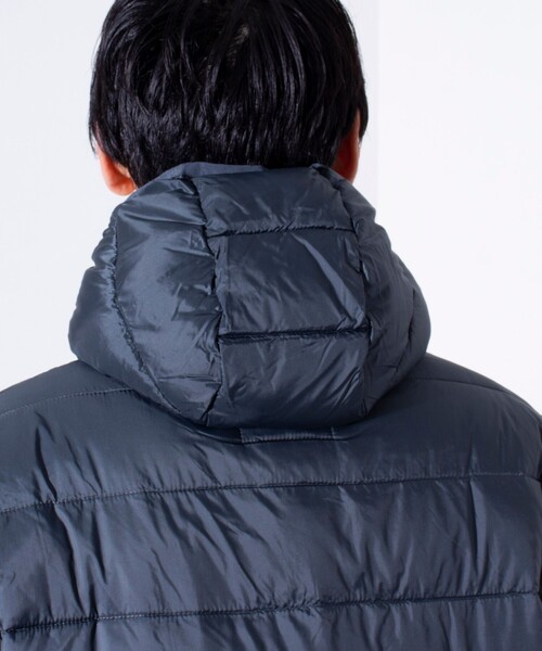 TAION（タイオン）の「【昨年ヒットの別注ダウンが新色追加で再登場！】GLOSTER別注 TAIONパッカブルフーディダウン（ダウンジャケット/コート・メンズ・ベージュ/チャコールグレー/ネイビー/ブラック/レンガ・XL/L/M）」の12枚目の写真