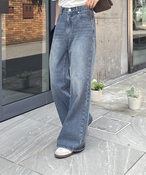 COLONY 2139(コロニートゥーワンスリーナイン)の「ウエスト調整可能 / ダブルボタンフレアデニムパンツ(デニムパンツ・レディース・ブラック/ダークブルー・SMALL/MEDIUM/LARGE/PS)」の10枚目の写真