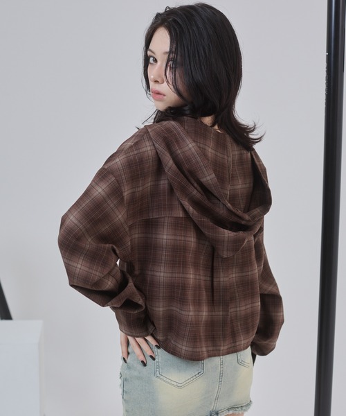 ENVYM（アンビー）の「オーバーサイズ ショート フーディー チェックシャツ（シャツ/ブラウス・レディース・ブラック/レッド/ブラウン・FREE）」の16枚目の写真