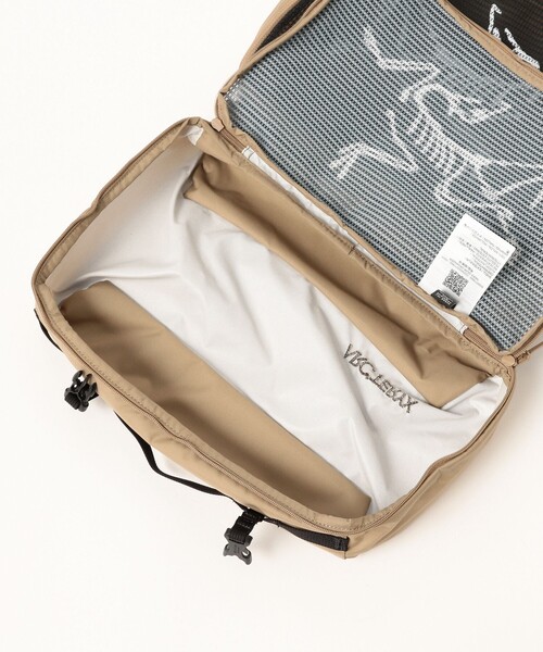 BEAMS BOY（ビームスボーイ）の「ARC'TERYX / Index Gear Organizer（ハンドバッグ・レディース・ブラウン系その他5/ブラック・ONE SIZE）」の10枚目の写真