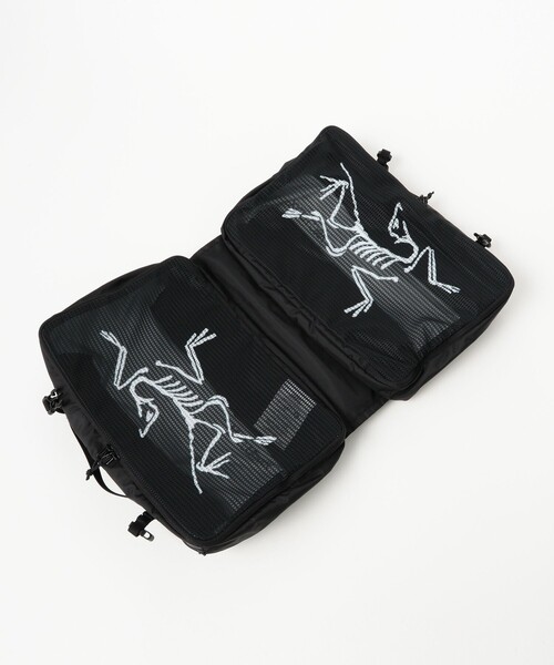 BEAMS BOY（ビームスボーイ）の「ARC'TERYX / Index Gear Organizer（ハンドバッグ・レディース・ブラウン系その他5/ブラック・ONE SIZE）」の13枚目の写真