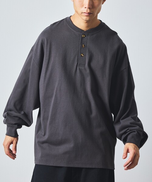 FREAK'S STORE（フリークスストア）の「限定展開 9オンス Heavyweight ビッグシルエット ヘンリーネック ロングスリーブTシャツ/ヘビーウェイト/ロンTEE（Tシャツ/カットソー・メンズ・ネイビー/スミクロ/ホワイト/ブラック/アッシュグレー・SMALL/MEDIUM/LARGE）」の3枚目の写真