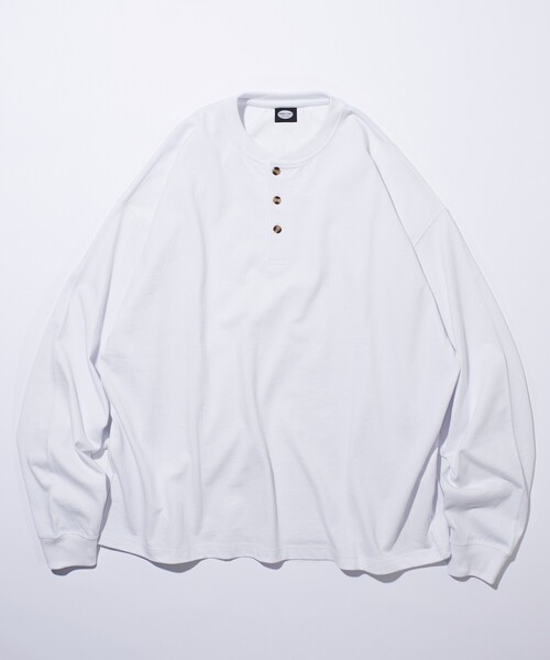 FREAK'S STORE（フリークスストア）の「限定展開 9オンス Heavyweight ビッグシルエット ヘンリーネック ロングスリーブTシャツ/ヘビーウェイト/ロンTEE（Tシャツ/カットソー・メンズ・ネイビー/スミクロ/ホワイト/ブラック/アッシュグレー・SMALL/MEDIUM/LARGE）」の6枚目の写真