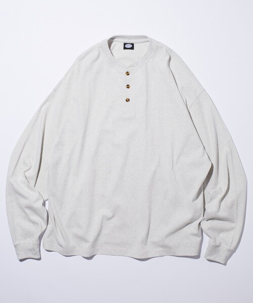 FREAK'S STORE（フリークスストア）の「限定展開 9オンス Heavyweight ビッグシルエット ヘンリーネック ロングスリーブTシャツ/ヘビーウェイト/ロンTEE（Tシャツ/カットソー・メンズ・ネイビー/スミクロ/ホワイト/ブラック/アッシュグレー・SMALL/MEDIUM/LARGE）」の7枚目の写真