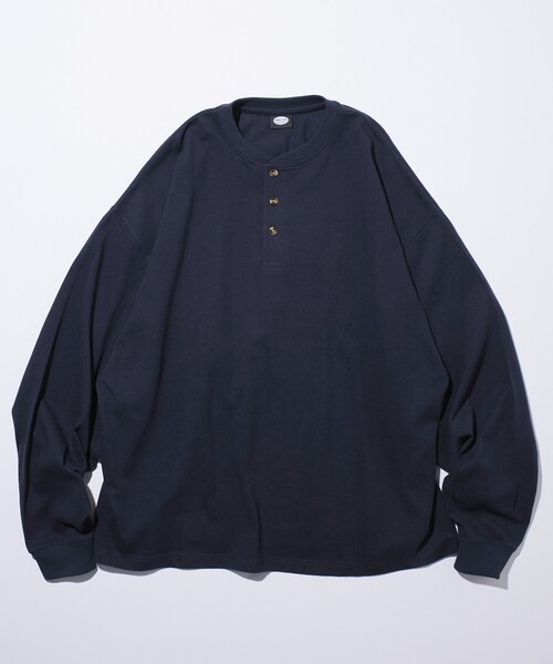 FREAK'S STORE（フリークスストア）の「限定展開 9オンス Heavyweight ビッグシルエット ヘンリーネック ロングスリーブTシャツ/ヘビーウェイト/ロンTEE（Tシャツ/カットソー・メンズ・ネイビー/スミクロ/ホワイト/ブラック/アッシュグレー・SMALL/MEDIUM/LARGE）」の10枚目の写真