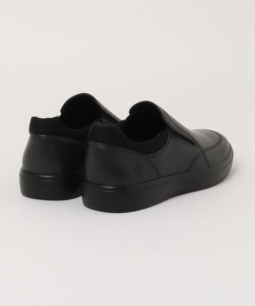 ECCO(エコー)の「シンプル上質 CLASSIC SNEAKER 本革スリッポン 軽量 高品質レザー(スリッポン・レディース・ブラック・40/41/42/43)」の2枚目の写真