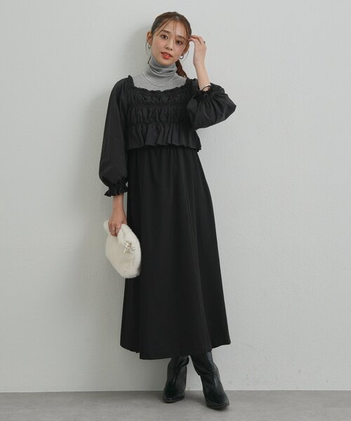 un dix cors（アンディコール）の「《低身長サイズあり・大人の華やかさ◎》スクエア異素材シャーリングワンピ（ワンピース・レディース・ブラック/グレイッシュベージュ・FREE/S）」の7枚目の写真