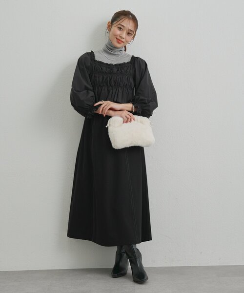 un dix cors（アンディコール）の「《低身長サイズあり・大人の華やかさ◎》スクエア異素材シャーリングワンピ（ワンピース・レディース・ブラック/グレイッシュベージュ・FREE/S）」の11枚目の写真