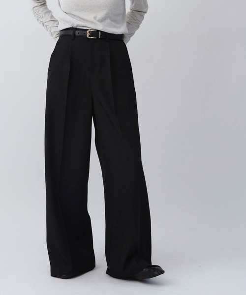 NOAHL(ノアル)の「【NOAHL】タックストレートワイドパンツ(その他パンツ・レディース・グレイッシュベージュ/ブラウン/チャコール/ブラック/オフホワイト/セージグリーン・S/M/L)」の3枚目の写真