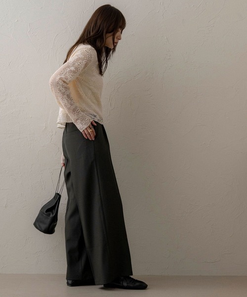 NOAHL(ノアル)の「【NOAHL】タックストレートワイドパンツ(その他パンツ・レディース・グレイッシュベージュ/ブラウン/チャコール/ブラック/オフホワイト/セージグリーン・S/M/L)」の21枚目の写真