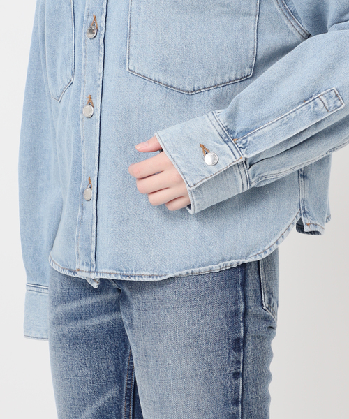 journal standard L'essage（ジャーナルスタンダードレサージュ）の「【AGOLDE / エーゴールドイー】JUNA SHIRT IN INTERVAL：デニムシャツ（シャツ/ブラウス・レディース・ブルー・SMALL）」の6枚目の写真