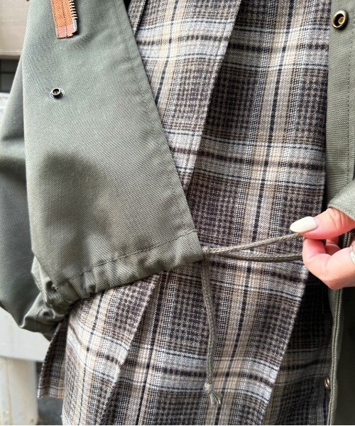 DOUBLE NAME（ダブルネーム）の「M-65 フィッシュテールライナー付きミリタリーコート（その他アウター・レディース・カーキ/ブラック・FREE）」の13枚目の写真