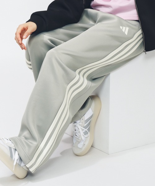adidas（アディダス）の「アディダス adidas スタジアム スリーストライプス トラックパンツ（その他パンツ・レディース・ブラック/グレー・S/M/L/XL）」の5枚目の写真