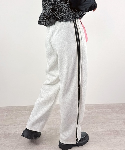 CLOTHY(クロシィ)の「【あったか裏ボアシリーズ】裏ボアサイドラインスウェットバレルパンツ(スウェットパンツ・レディース・ブラック/チャコールグレー/グレー/ライトグレー・MEDIUM/LARGE)」の17枚目の写真