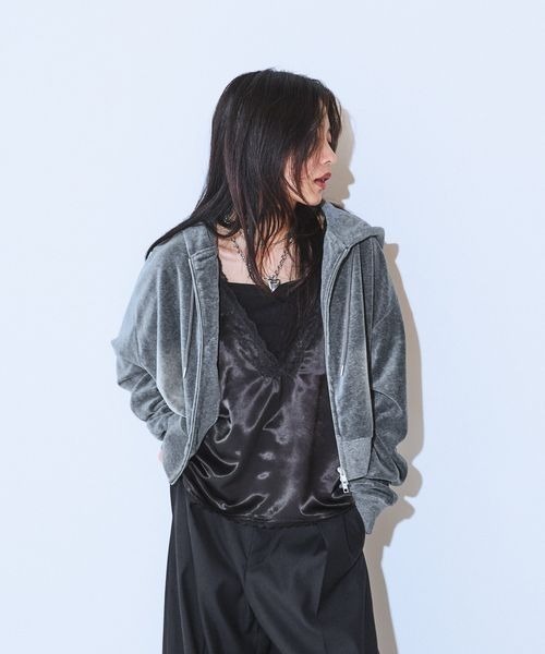 JEANASIS(ジーナシス)の「レーストリムサテンキャミ/601727(キャミソール・レディース・アイボリー/ブラック・FREE)」の6枚目の写真