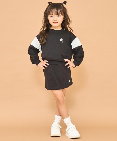 ANAP kids(アナップキッズ)の「カレッジ トップス × スカート スウェット SET【ジュニアお揃い】(スウェット・キッズ・ラベンダー/ブラック/ライトグレー・130/120/110)」の22枚目の写真
