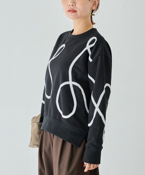 LAVEANGE（ラビアンジェ）の「コード刺繍スウェットプルオーバー（スウェット・レディース・ブラック/グレー・M/5L/4L/3L/LL）」の16枚目の写真