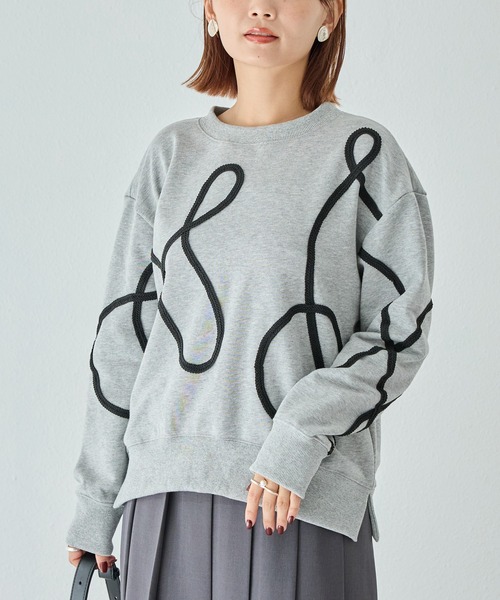 LAVEANGE（ラビアンジェ）の「コード刺繍スウェットプルオーバー（スウェット・レディース・ブラック/グレー・M/5L/4L/3L/LL）」の4枚目の写真