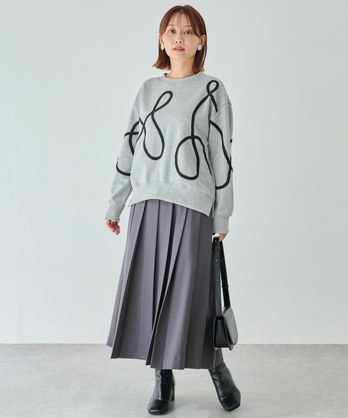 LAVEANGE（ラビアンジェ）の「コード刺繍スウェットプルオーバー（スウェット・レディース・ブラック/グレー・M/5L/4L/3L/LL）」の8枚目の写真