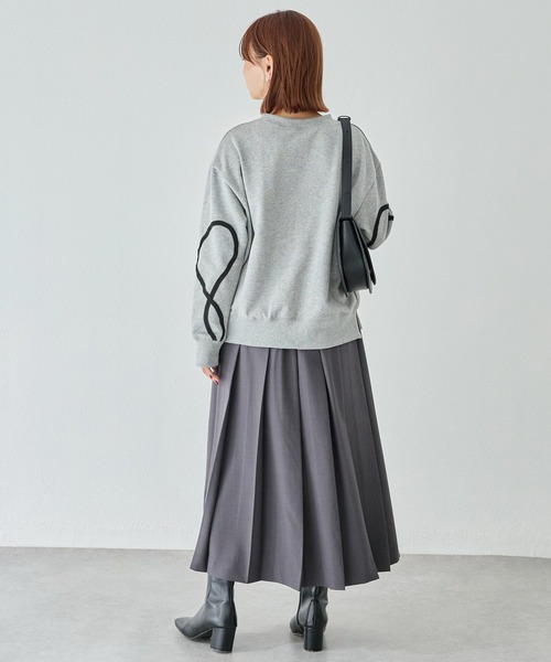 LAVEANGE（ラビアンジェ）の「コード刺繍スウェットプルオーバー（スウェット・レディース・ブラック/グレー・M/5L/4L/3L/LL）」の13枚目の写真