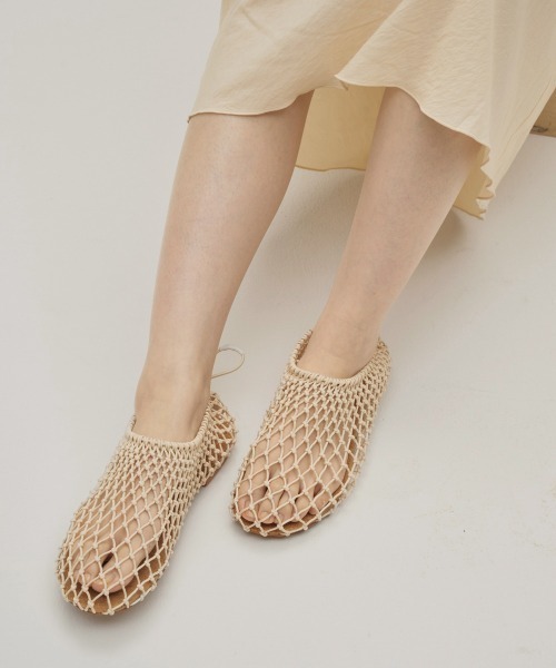 TODAYFUL（トゥデイフル）の「Hand Blade Slip-on（サンダル・レディース・キナリ/ブラック/レッド・36inch/38inch/37inch）」の2枚目の写真