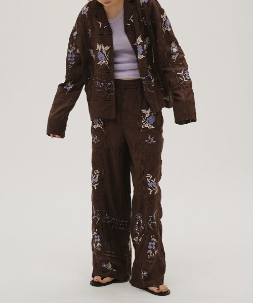 TODAYFUL(トゥデイフル)の「【TODAYFUL/トゥデイフル】Embroidery Patchwork Shirts/エンブロイダリーパッチワークシャツ(シャツ/ブラウス・レディース・ブラック/バーガンディー/キナリ・FREE)」の12枚目の写真