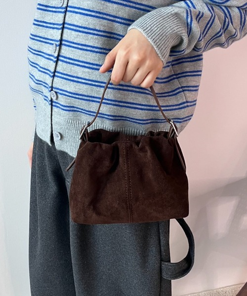 MERLOT（メルロー）の「2wayスウェードミニバッグ（ショルダーバッグ・レディース・ブラウン/イエロー/レッド・FREE）」の2枚目の写真